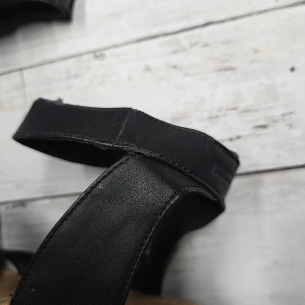 Clarks Cloudsteppers Wedge Sandals Women 8.5 Black Buckle Strap Sporty Damaged